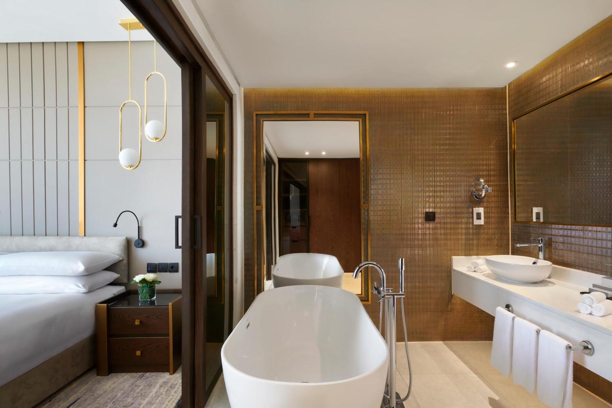 Crowne Plaza - West Cairo Arkan By Ihg 6th of October City Extérieur photo Bathroom of a suite